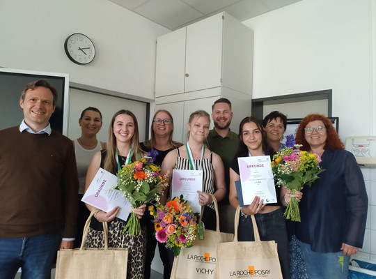 Die drei Gewinnerinnen des PKA Landes-Lehrlingswettbewerbs 2019 in Tirol