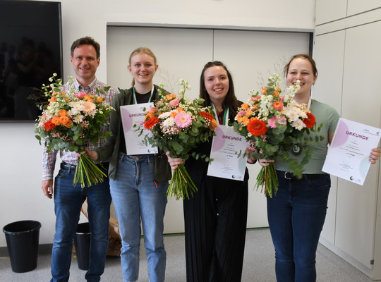 Die drei Gewinnerinnen des PKA Landes-Lehrlingswettbewerbs 2019 in Tirol