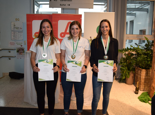Die drei Gewinnerinnen des PKA Landes-Lehrlingswettbewerbs 2019 in Oberösterreich